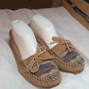 Minnetonka mocassins suede women's size 7
